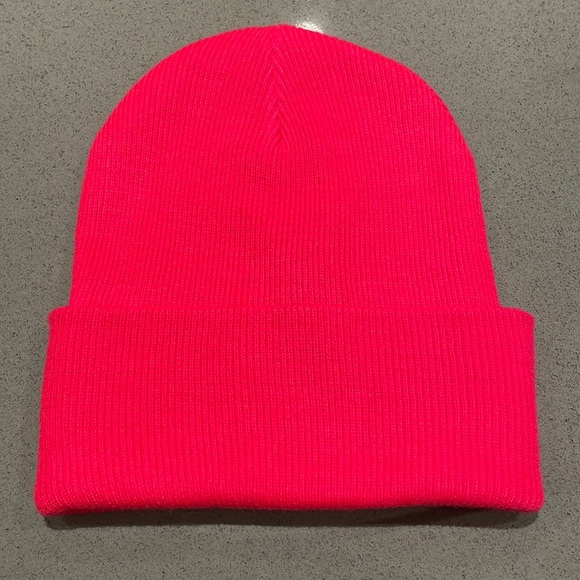 Aritzia Accessories - NWOT Aritzia Main Character Hot Pink Peak Beanie